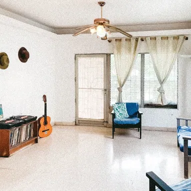Venta de casa lineal en Goicuría 10/10 ( NH-4097) pago en euros - Img 107193010