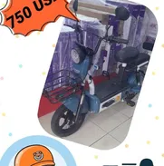 Bicimoto 750 USD/ color azul y rosada. - Img 49364762