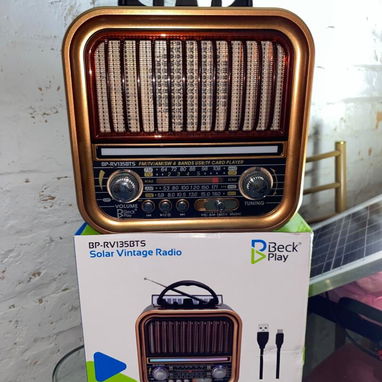 Radios recargable 30 usd y con panel en 35 y 45 usd - Img 123421958