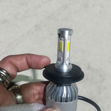 Dale tres caras buenas a la noche! 🚗💥 Dile adiós a la oscuridad con los Bombillos H4 de Carretera 3 Caras. Con su chip - Img 124774471