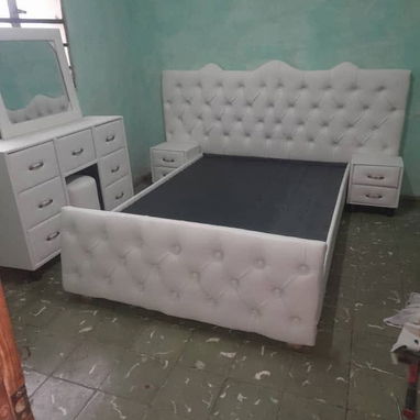 Camas capitonedas con el colchón en venta - 2/2