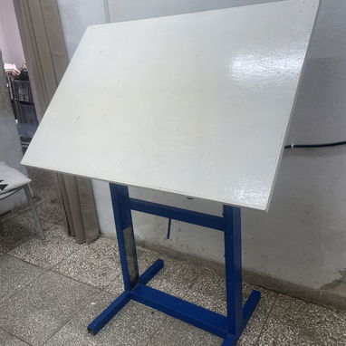 Vendo Mesa de Dibujo o Diseño - 2/2