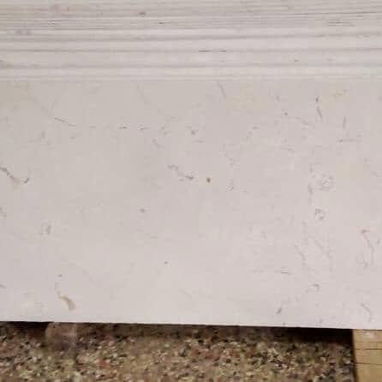 Plancha, losas y rodapié de mármol crema de buen material no dudes en contartarnos - Img 121344019