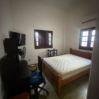 Vendo casa con negocio en 10 de octubre cerca de el parque Mónaco - Img 125618813