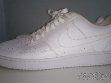 Tenis Nike blancos originales #45 - Img 65615547