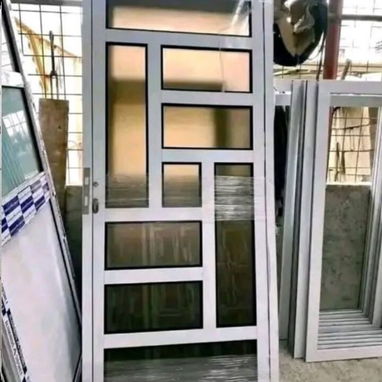 ✅Puertas para closet , baño , cuartos.. ✅bajo mesetas ,  ✅ventanas , paños fijos   63190289 0 WhatsApp Todo lo q buscas - 2/5