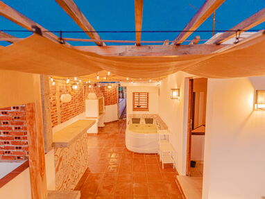 Se renta apartamento de 2 habitaciones con terraza y jacuzzi en el Vedado, Crecherié/21 y 23. - Img main-image