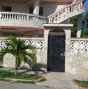 Casa con piscina en la playa Guanabo, 4 habitaciones. Muy cerca de la playa - Img 47994666