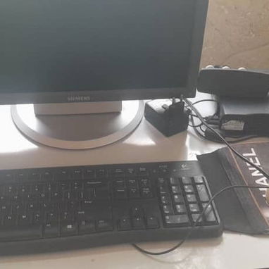 iMac Apple 21,5//Mid 2011//Exelente estado + pentium 4 entera - 4/4