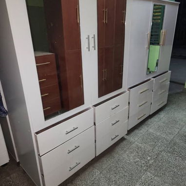 Varios tipos de escaparates - Img 115653473
