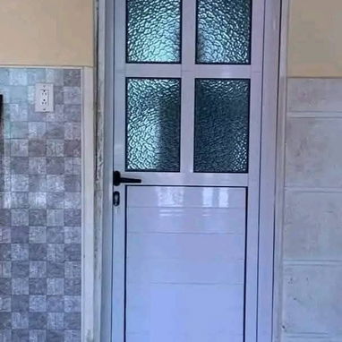 Realizamos todo tipo de diseños modernos en carpintería de aluminio 🪟 y cristal 🔮montaje y transportacion free - Img 118831680
