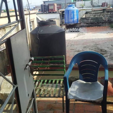Se vende apto de 1/4 en primer piso de un biplanta con placa libre. - Img 123927445