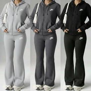 Conjunto Pantaloneta y abrigo con capucha Nike - Img 54249280