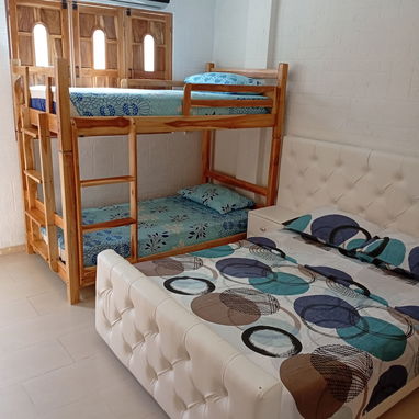 Linda casa en renta con piscina grande en la playa de Guanabo, a 3 cuadras del mar, 2 habitaciones +53 52463651 🏊‍♀️E - 5/5