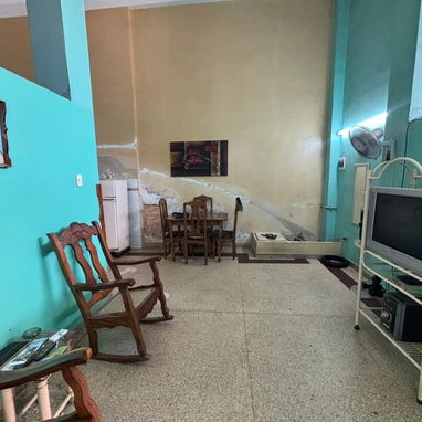 OPORTUNIDAD ÚNICA! Propiedad Puerta Calle en Centro Habana – Ideal Negocio o Vivienda - Img 120352783