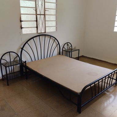 Vendo Camas sin colchón ,PC de Buró y Buró - 6/10