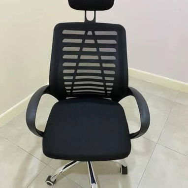 SILLA DE ESCRITORIO / ERGONOMICA / CON REPOSACABEZAS / RESPALDO DE MALLA / ASIENTO ACOLCHONADO / - Img 98857802