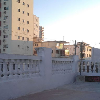 Apartamento en el vedado zona de letras( necesita remodelacion) - 6/7