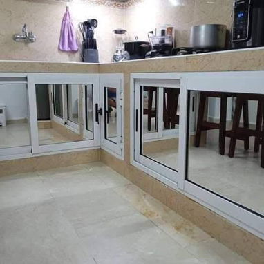 Todo en aluminio con cristal 🪟 - 9/10