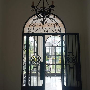 🏡 Apartamento Ejecutivo en Miramar | Tranquilidad + Aire Acondicionado - Img 115656371