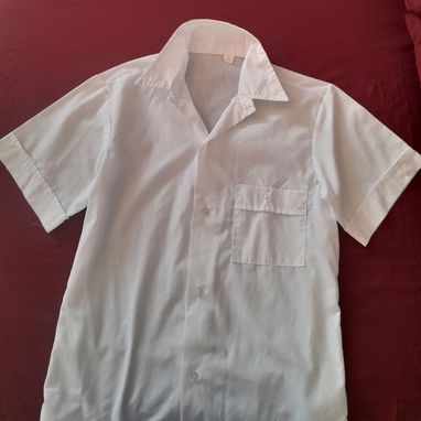Una blusa talla 14 y una camisa talla M de uniforme escolar - 2/2