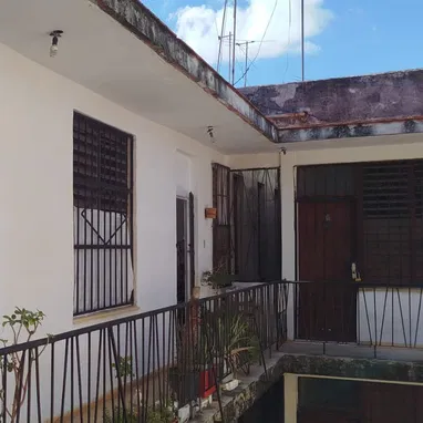 🏠 VENTA DE APARTAMENTO EN LA HABANA VIEJA  · Ubicado en zona céntrica (Aguacate y Obrapía) · 2 dormitorios · 1 baño (la - Img 122389672