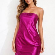 $2000 — Vestido de satín fucsia / Talla L 📍 Alturas de Belén, Marianao | 💬 WhatsApp: +5354708046 - Img 52859511