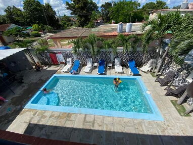 Renta casa en Guanabo con piscina de 4 habitaciones , 4 baños,sala,cocina,barbecue,parqueo - Img 62350254