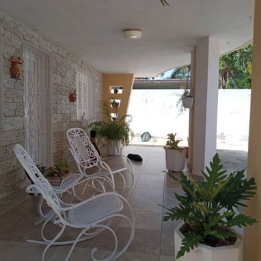 Propiedad en guanabo a 300 metros de la playa ( pago en euros o equivalente a usd) - Img 122918850