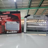 PestZILLA Robust UV Electric , Eliminador eléctrico de insectos ( NUEVO EN SU CAJA ) . 110V 50/60Hz . Medidas : 40 x 40 - Img 56417968
