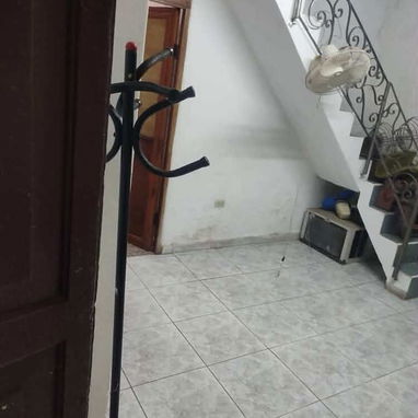 🏠 CASA INDEPENDIENTE A PUERTA DE CALLE — HABANA VIEJA - 6/10