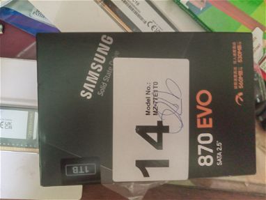 Vendo disco duro SSD Samsung 1tera evo 870. Nuevo. - Img main-image
