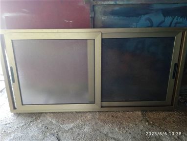 Vendo ventanas de alumino color bronce y doradas - Img main-image
