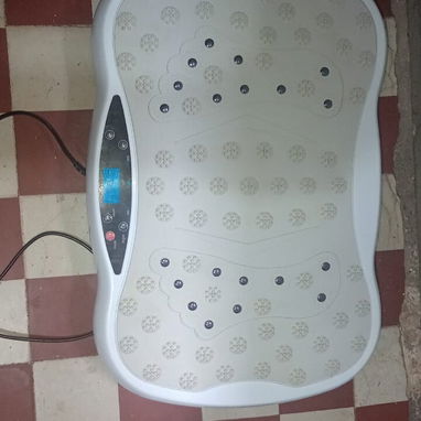 🏋️‍♀️ PLATAFORMA VIBRATORIA PARA EJERCICIOS – MODELO 550  ¡Entrena y cuida tu cuerpo desde casa! 💪 - 4/4