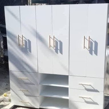 Escaparates de melamina . También realizamos muebles personalizados a gusto del cliente - 2/4