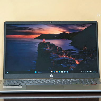 Laptop HP 15 Ryzen 3 Oro Rosa 7000 Batería 8 hrs - 2/4