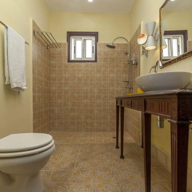 VENTA APARTAMENTO EN EL VEDADO – 2 HABITACIONES / 2 BAÑOS - 9/10