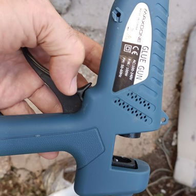 Pistola para silicona caliente 100W. Incluye bolsa con barras de 11 mm de diámetro - 2/3