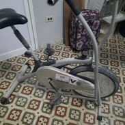 Vendí bicicleta estática que sirve para hacer cardio y ejercicio para los brazos - Img 45397581