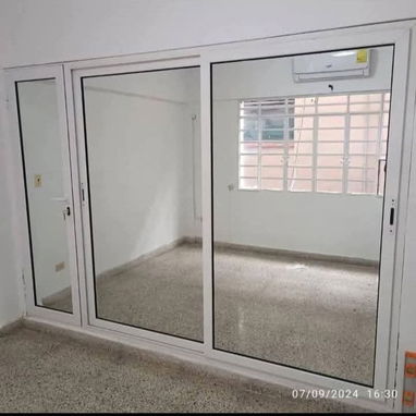 Marqueteria de aluminio y cristal - Img 110890474