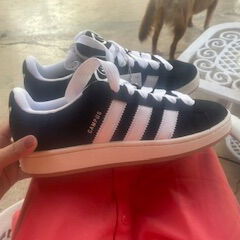 Tenis originales marca Adidas número 43 o 43 y medio depende la horma del pie - Img 125515479