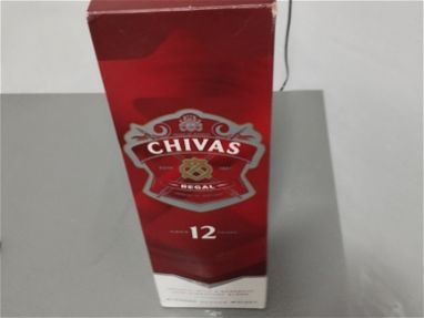 Chivas regal 12 y ballantines 12 años - Img 65805362