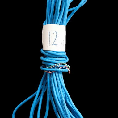 SE VENDE CABLE DE RED CAT 5e , SÓLO LAS MEDIDAS QUE ESTÁN EN LA FOTO 240 CUP EL METRO - Img 116491756