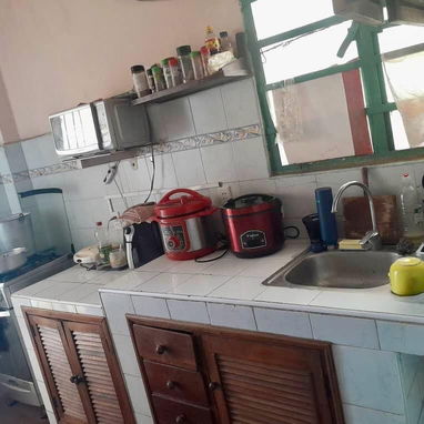 Casa Totalmente independiente Playa La Ceiba 3 cuartos parqueo para 2 autos 90mil 53582376 - 8/9