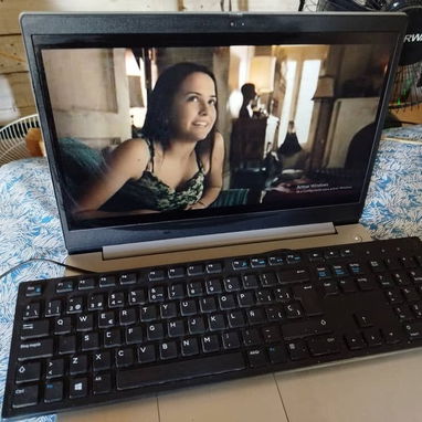 Laptop más lápiz táctil gratis todo por 100 USD si se la lleva entre hoy y mañana - 2/4