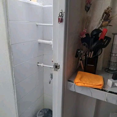 APARTAMENTO EN ALTOS 4TO PISO CERCA  DE  15 Y 17 VEDADO  🪟 CON BALCON  VISTA 🪟 AL MAR 🌊 - Img 120211906