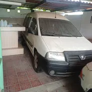 Se vende Peugeot expert en buenas condiciones solo realmente interesados por wasap a 53141828 - Img 57423282