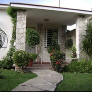Casa independiente de 2 cuartos, jardín, garaje… - Img 45255992