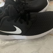 Tenis marca Nike Roshe - Img 54982180