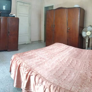 Ref# 80. Casa biplanta en altos super céntrica con 4 cuartos y placa libre!!! - 10/10